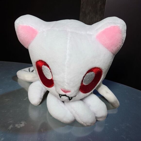 Rare HTF Tentacle Kitty White Vampire Bat Little One Plush Stuffed Animal Toy 6” - Picture 1 of 3